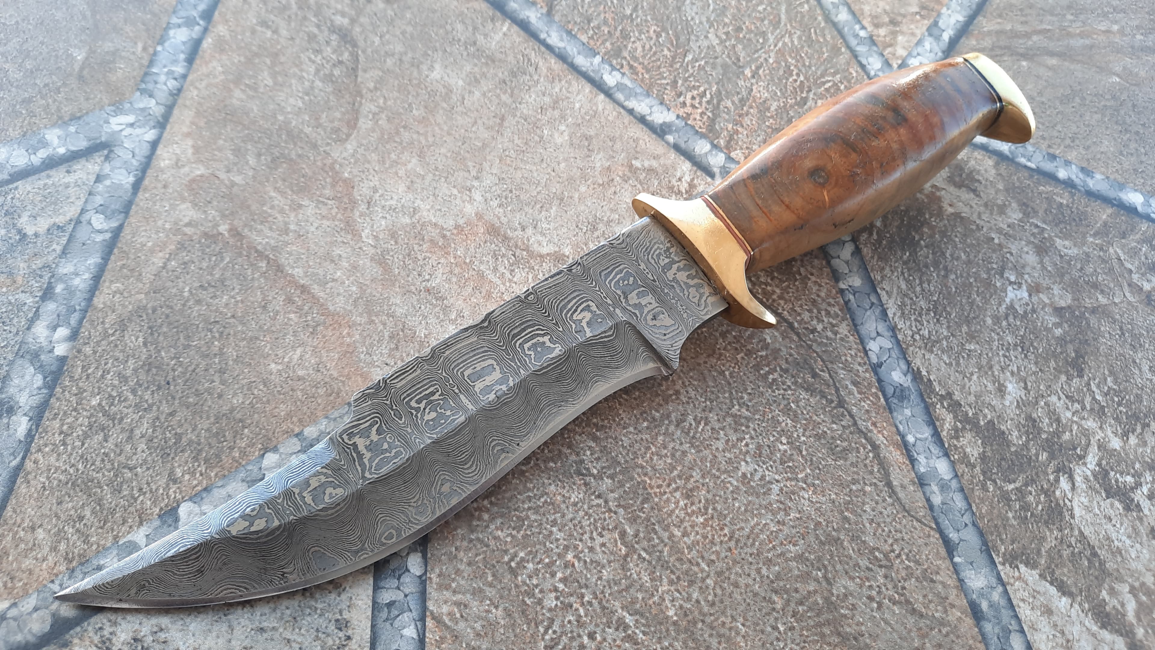 Damascus Bowie Knife - Rose Wood Handle