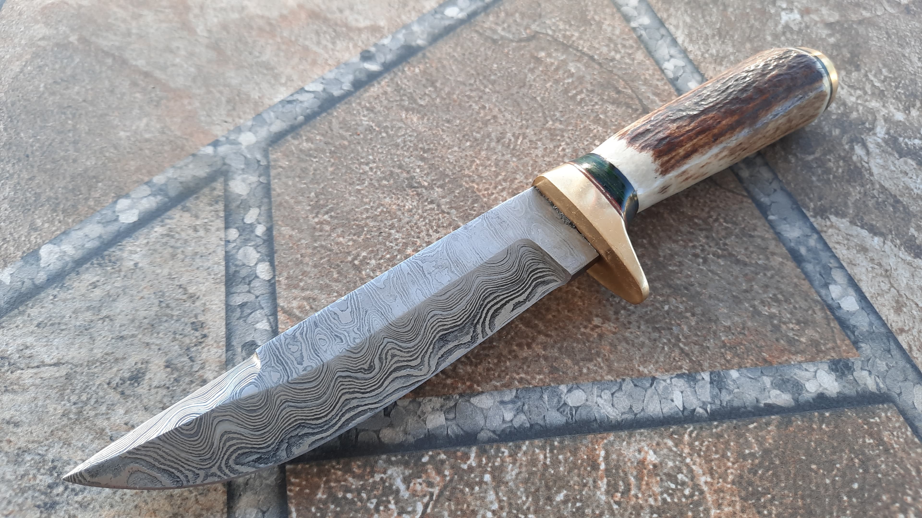 Damascus Bowie Knife - Stag Horn Handle