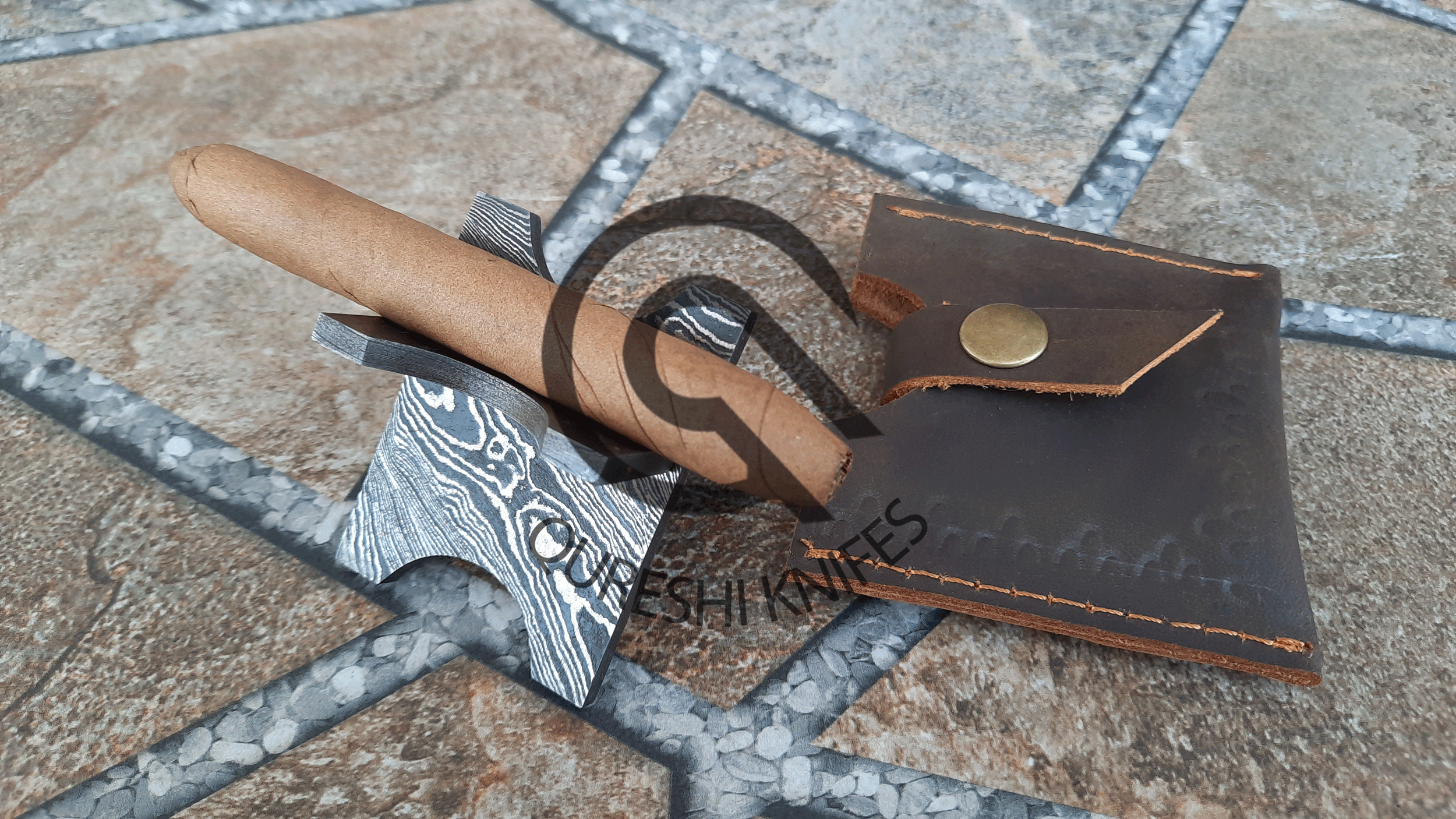 Damascus Cigar Stand